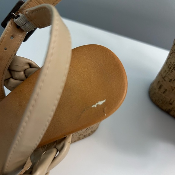 Wedge Heels - Picture 3 of 5